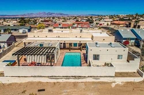 Pet Friendly - Sleeps 23 - Two Casitas - Amazing Yard - Heated Pool & Spa - Shoshone - image 3