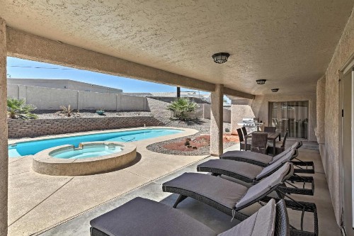 Family Home with Fire Pit and BBQ about 3 Mi to Lake Havasu