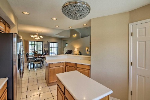 Luxury Home with Pool and Spa 3 Mi to Lake Havasu - image 7