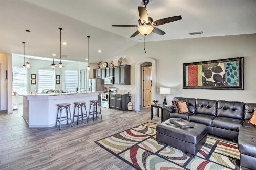 Upscale Havasu Home - Private Pool RV Garage - image 1