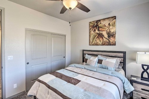 Upscale Havasu Home - Private Pool RV Garage - image 2