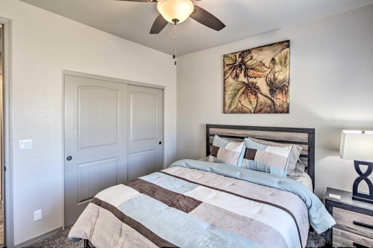 Upscale Havasu Home - Private Pool RV Garage - image 2