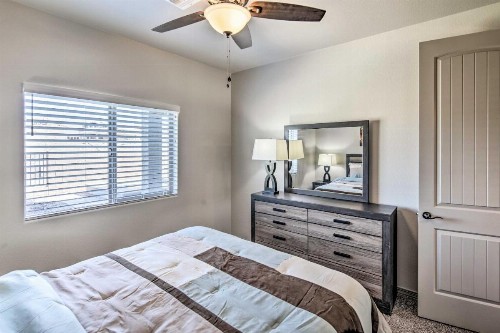 Upscale Havasu Home - Private Pool RV Garage - image 3