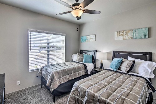 Upscale Havasu Home - Private Pool RV Garage - image 4