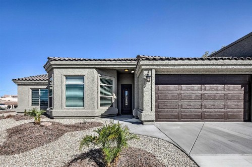 Upscale Havasu Home - Private Pool RV Garage - image 6