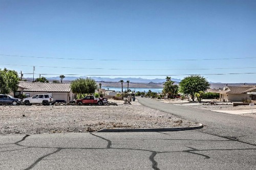Pet-Friendly Lake Havasu Home with Pool and Backyard - image 9