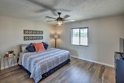 Updated Home with Patio 5 Mins to Lake Havasu! - image 12