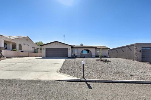 Home w and Patio about 10 Mins to Golf and Lake Havasu! - image 12