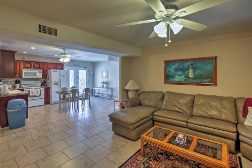 'Havasu Down Under' Family Condo with Pool and Hot Tub - image 4