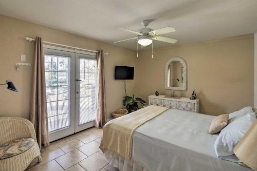 'Havasu Down Under' Family Condo with Pool and Hot Tub - image 5