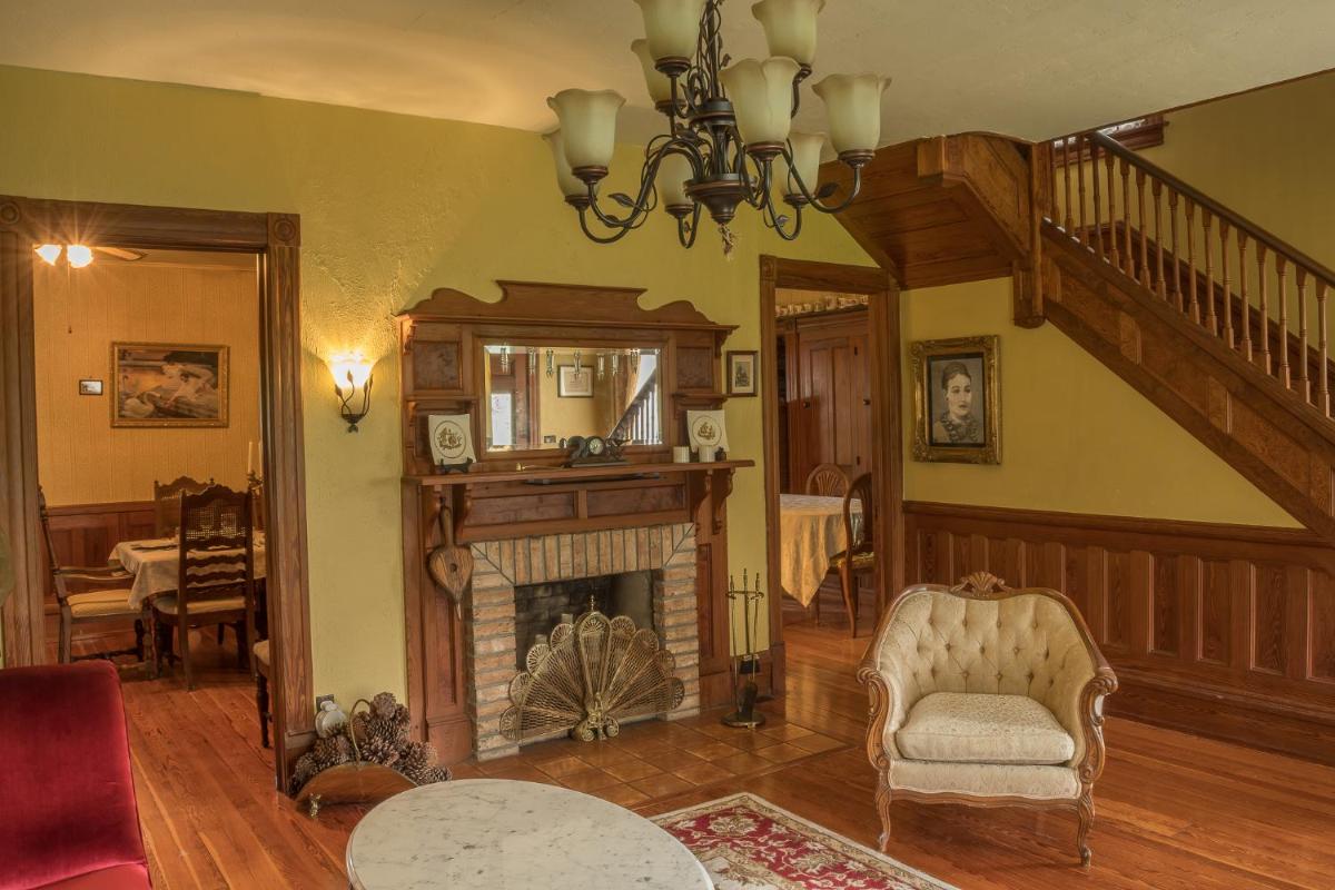 The Ann Stevens House - image 3