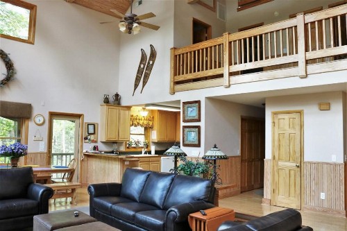 Mountain Laurel Lodge - image 6