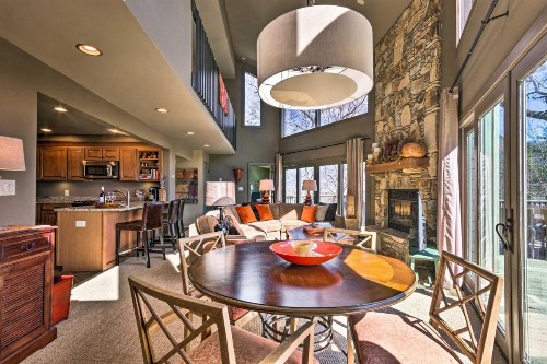 Luxe Rumbling Bald Retreat with Deck and Mtn View