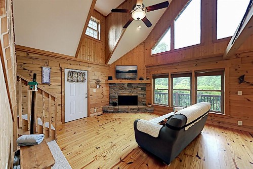 Exceptional Vacation Home in Lake Lure cabin