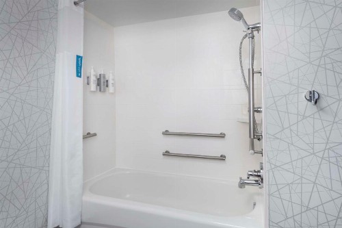 Hampton Inn & Suites at Colonial TownPark - image 15