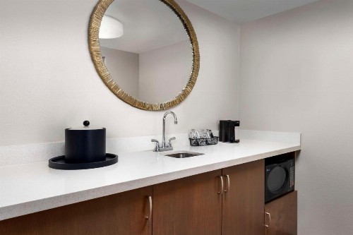 Hampton Inn & Suites at Colonial TownPark - image 18