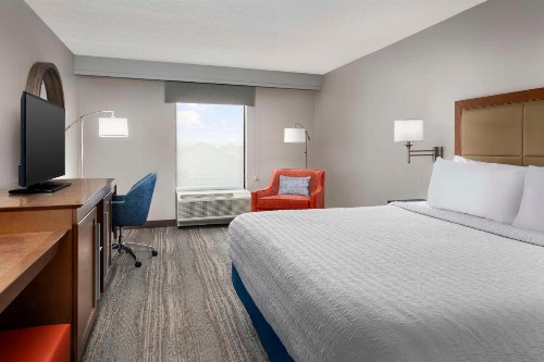 Hampton Inn & Suites at Colonial TownPark - image 23
