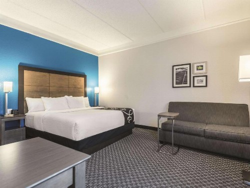 La Quinta by Wyndham Orlando Lake Mary - image 25