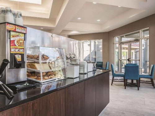 La Quinta by Wyndham Orlando Lake Mary - image 40