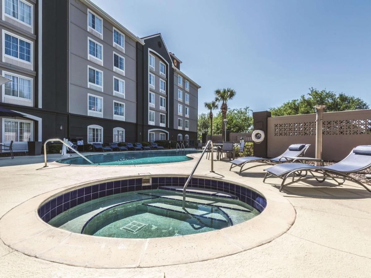 La Quinta by Wyndham Orlando Lake Mary - image 5