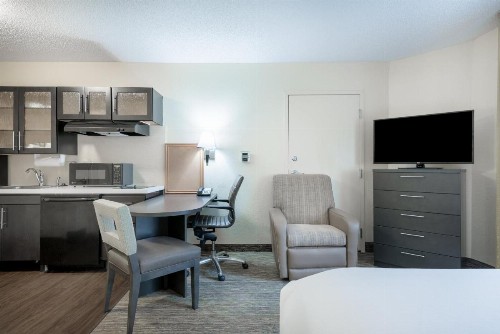Candlewood Suites Lake Mary an IHG Hotel - image 36