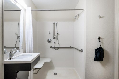 Candlewood Suites Lake Mary an IHG Hotel - image 9