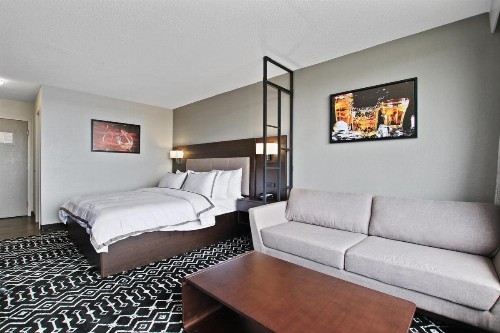 The Lodge at Port Arrowhead - image 18
