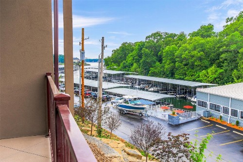The Lodge at Port Arrowhead - image 9