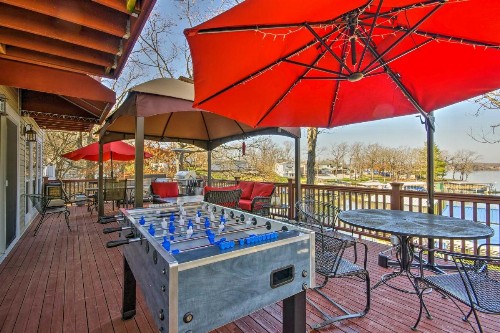Bayview Lake House with Dock on Lake of the Ozarks - image 1
