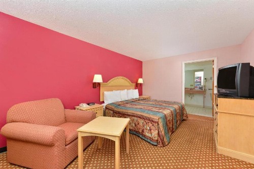 Americas Best Value Inn - Valdosta/Lake Park - image 8