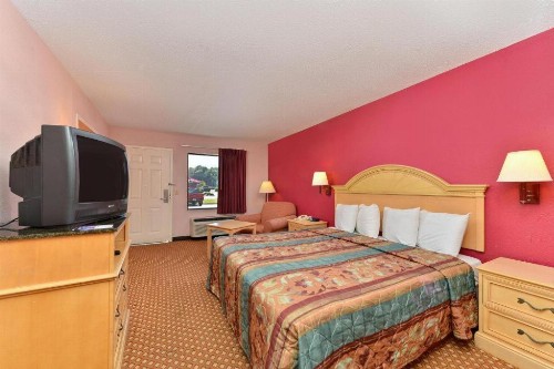 Americas Best Value Inn - Valdosta/Lake Park - image 7