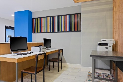 Holiday Inn Express Hotel & Suites Lake Placid an IHG Hotel - image 10