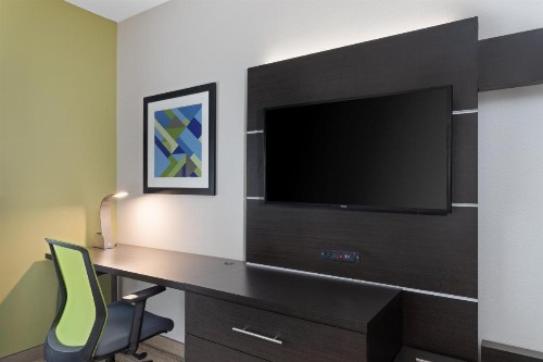Holiday Inn Express Hotel & Suites Lake Placid an IHG Hotel - image 40