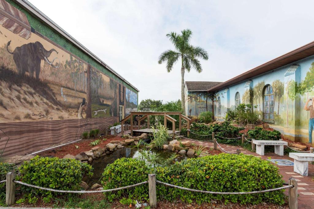 Ramada by Wyndham Lake Placid - image 6