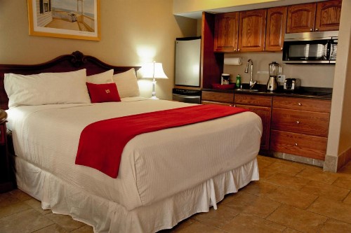 Lake Grassy Inn & Suites - image 10