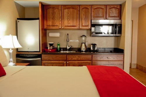 Lake Grassy Inn & Suites - image 12