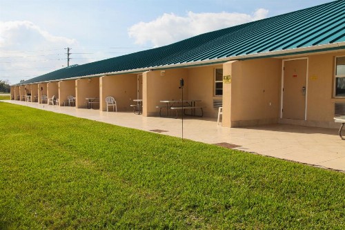 Lake Grassy Inn & Suites - image 17