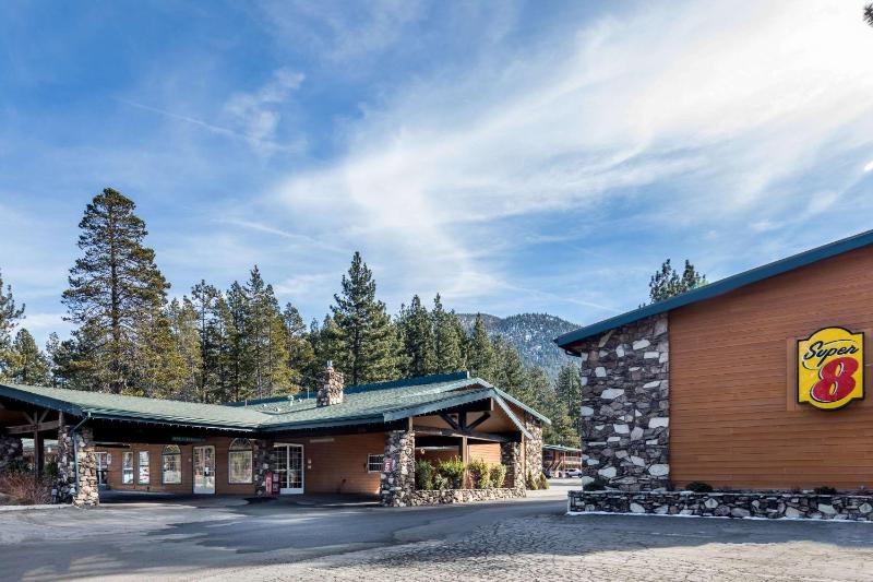Super 8 by Wyndham South Lake Tahoe - main image