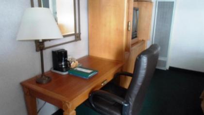 Super 8 by Wyndham South Lake Tahoe - image 10