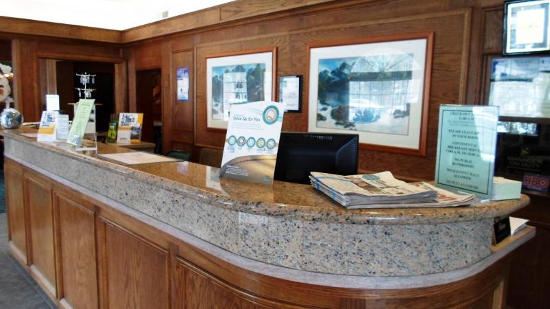 Super 8 by Wyndham South Lake Tahoe - image 2
