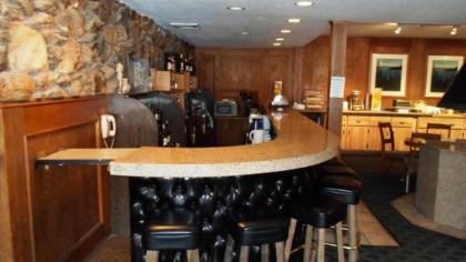 Super 8 by Wyndham South Lake Tahoe - image 5
