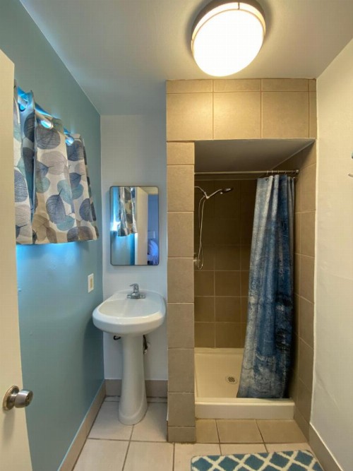 Bluebird Day Inn & Suites - image 18