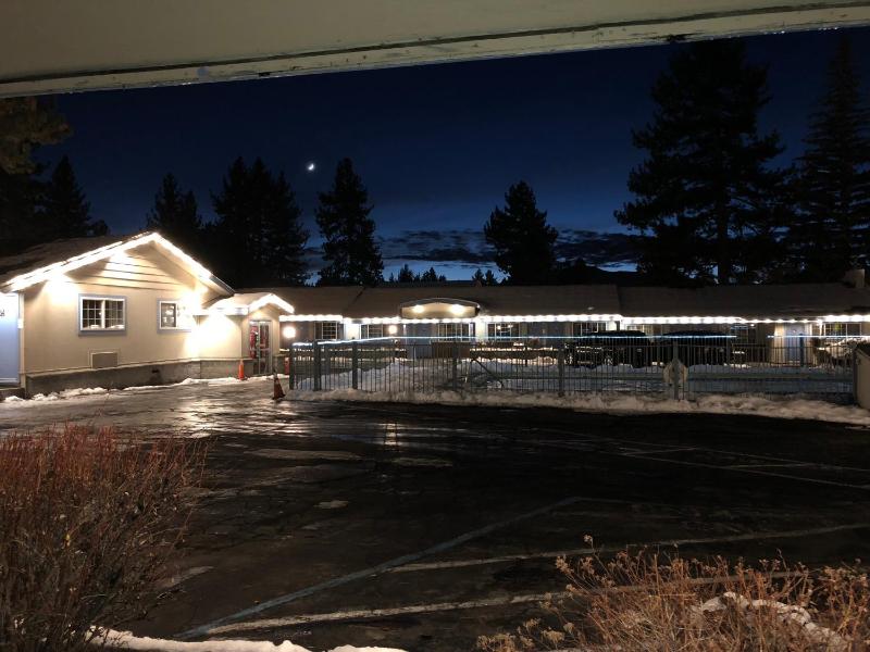 Days Inn by Wyndham South Lake Tahoe - image 7