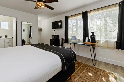 Alpenrose Inn - image 33