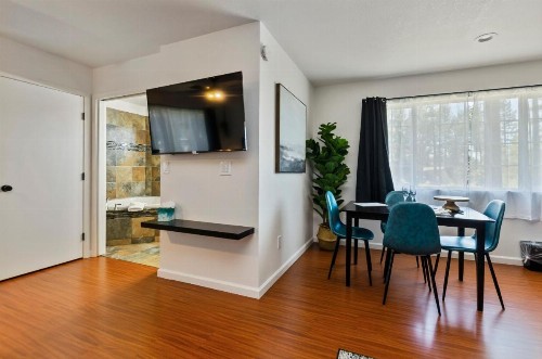 Alpenrose Inn - image 47