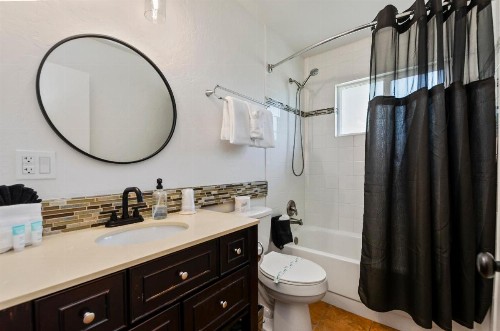 Alpenrose Inn - image 7
