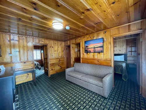 Pinewood Inn - image 24