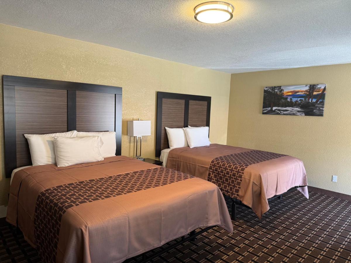 Pinewood Inn - image 3