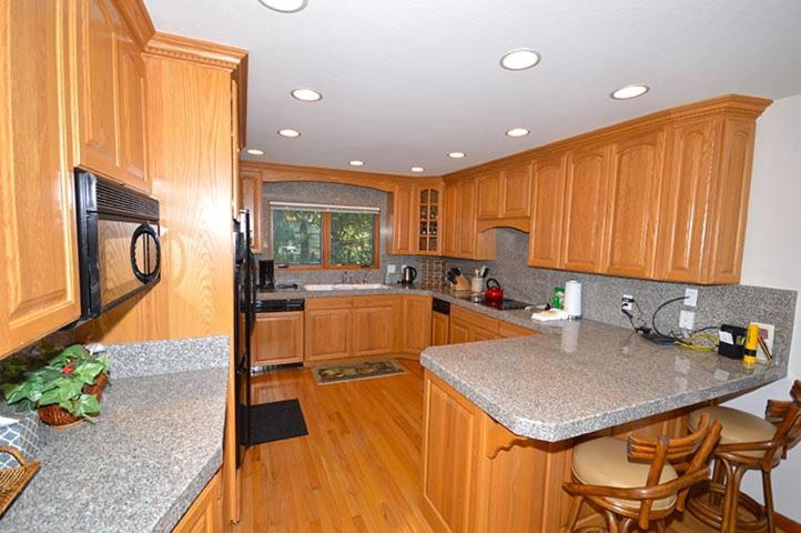 2203 White Sands - image 6