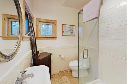 Custom Lake Tahoe Cottage House - image 10